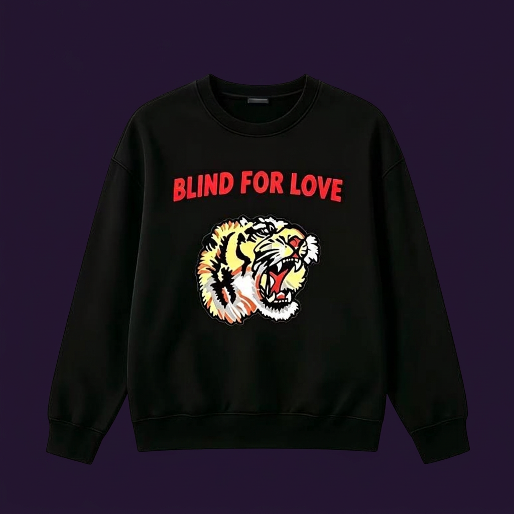 Чорний світшот Gucci Tiger на темно-фіолетовому тлі